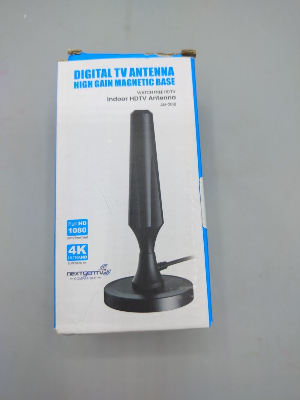 Digital Tv Antenna High Gain Magnetic Base. Model AN-2018